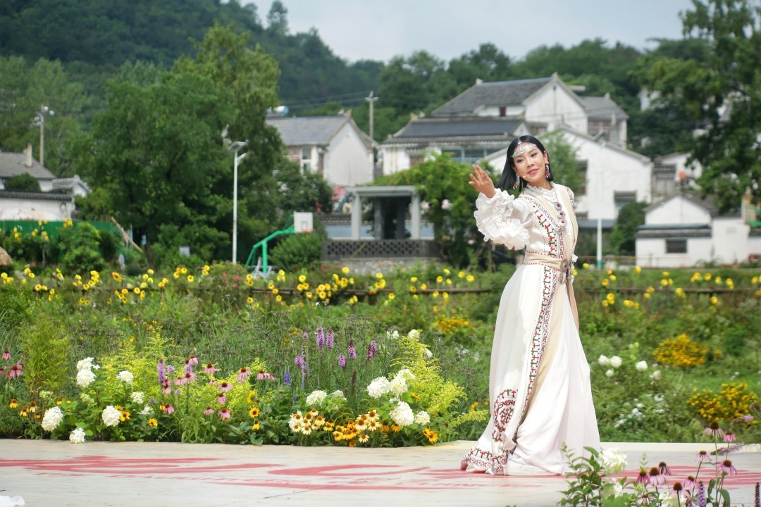 《花儿绽放》南京站录制百“花”竞技